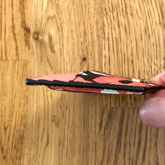 MK by Michael Kors Floral Card Holder - Picture 7 of 8